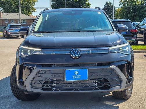 2025 Volkswagen Taos 1.5T SE Black