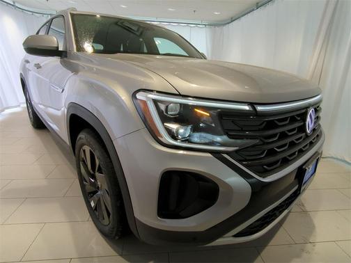 2025 Volkswagen Atlas Cross Sport 2.0T SE w/Technology