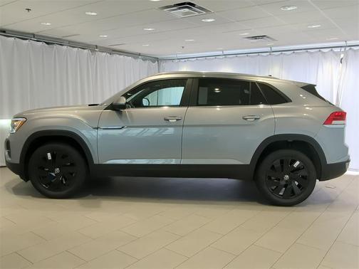 2025 Volkswagen Atlas Cross Sport 2.0T SE w/Technology