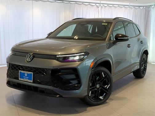 2025 Volkswagen Tiguan 2.0T SE R-Line Black