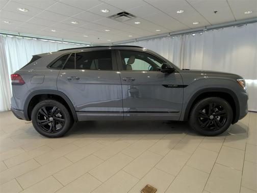 2025 Volkswagen Atlas Cross Sport 2.0T SEL R-Line Black