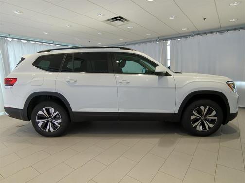 2025 Volkswagen Atlas 2.0T SE
