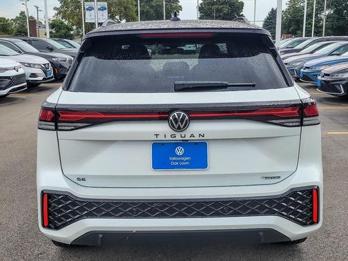 2025 Volkswagen Tiguan 2.0T SE R-Line Black