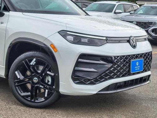 2025 Volkswagen Tiguan 2.0T SE R-Line Black