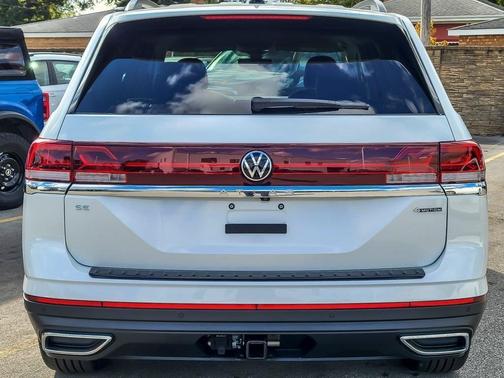 Opal White Pearl 2026 Volkswagen Atlas 2.0T SE W/TECHNOLOGY