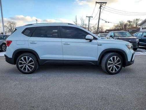2022 Volkswagen Taos 1.5T SE