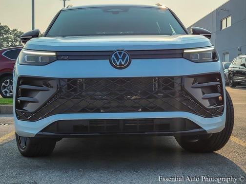 2025 Volkswagen Tiguan 2.0T SE R-Line Black