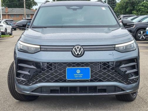 2025 Volkswagen Tiguan 2.0T SE R-Line Black