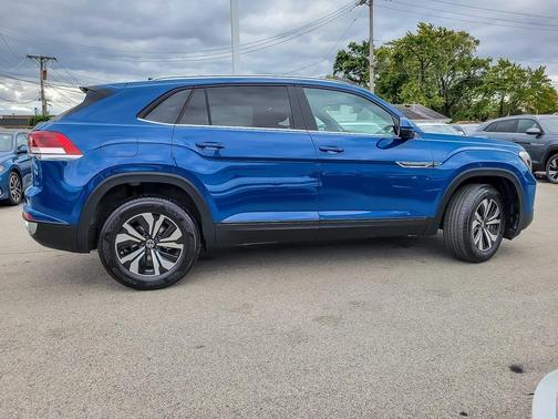2025 Volkswagen Atlas Cross Sport 2.0T SE