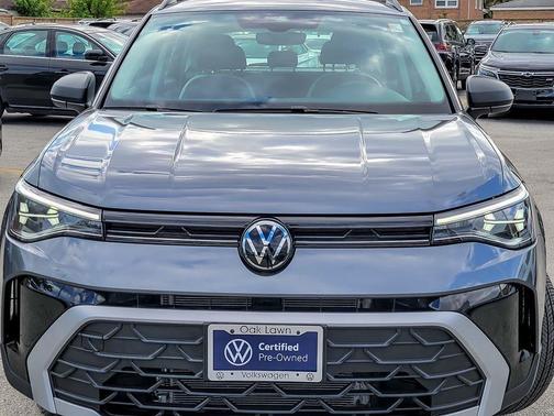Platinum Gray Metallic 2025 Volkswagen Taos 1.5T S