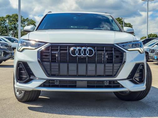 2022 Audi Q3 45 S line Premium