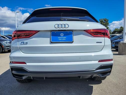 2022 Audi Q3 45 S line Premium
