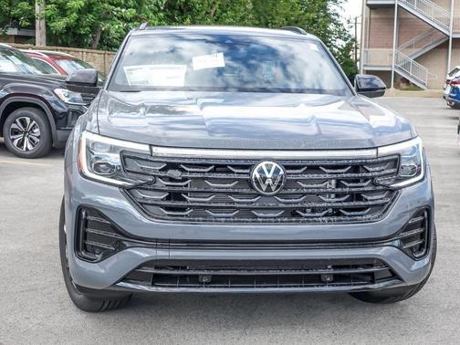 2026 Volkswagen Atlas Cross Sport 2.0T SEL R-Line Black