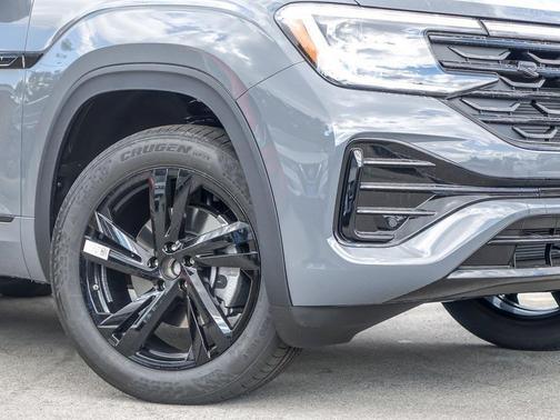2026 Volkswagen Atlas Cross Sport 2.0T SEL R-Line Black