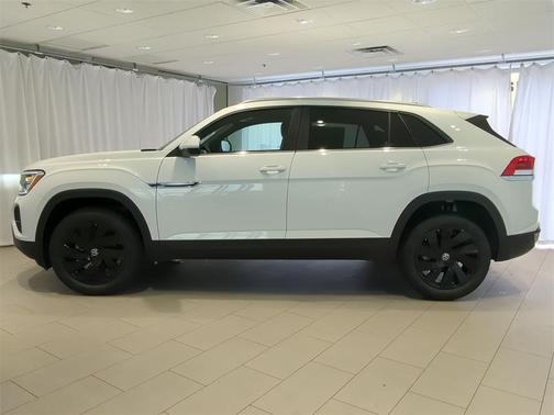 2025 Volkswagen Atlas Cross Sport 2.0T SE w/Technology