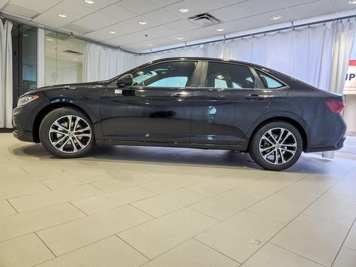 Deep Black Pearl 2026 Volkswagen Jetta 1.5T Sport