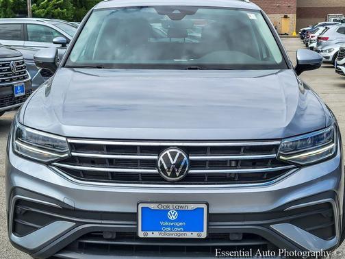 Pyrite Silver Metallic 2022 Volkswagen Tiguan 2.0T SE