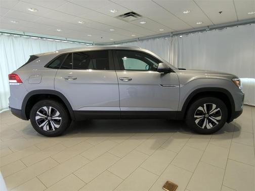2025 Volkswagen Atlas Cross Sport 2.0T SE