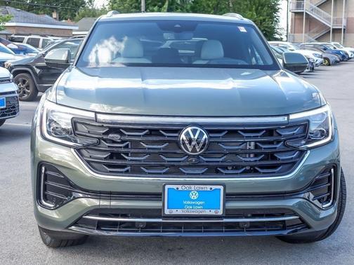 2025 Volkswagen Atlas Cross Sport 2.0T SEL Premium R-Line
