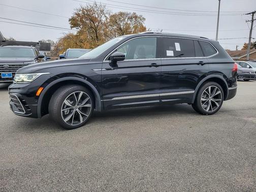 2024 Volkswagen Tiguan 2.0T SEL R-Line