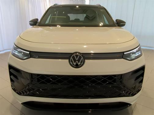 2025 Volkswagen Tiguan 2.0T SE R-Line Black