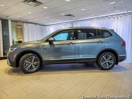 Platinum Gray Metallic 2024 Volkswagen Tiguan 2.0T Wolfsburg Edition