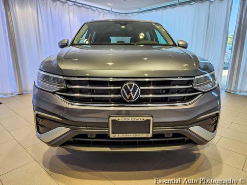 Platinum Gray Metallic 2024 Volkswagen Tiguan 2.0T Wolfsburg Edition