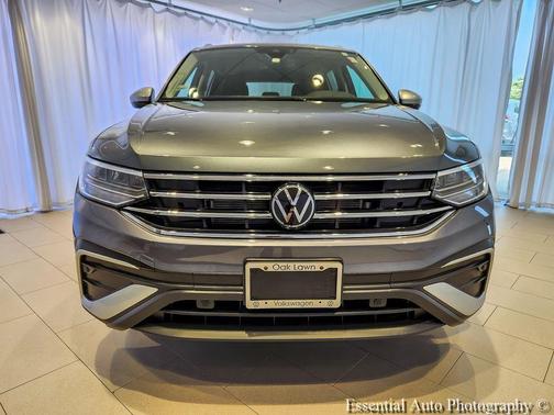 Platinum Gray Metallic 2024 Volkswagen Tiguan 2.0T Wolfsburg Edition