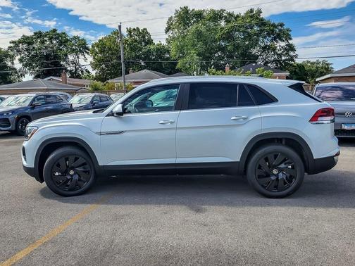 2026 Volkswagen Atlas Cross Sport 2.0T SE w/Technology