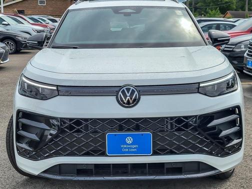 2025 Volkswagen Tiguan 2.0T SE R-Line Black