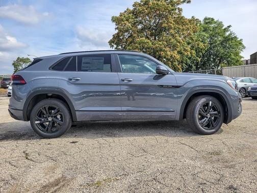 2026 Volkswagen Atlas Cross Sport 2.0T SEL R-Line Black