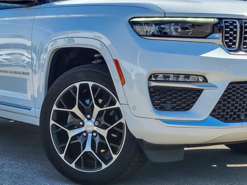 2022 Jeep Grand Cherokee 4xe Summit