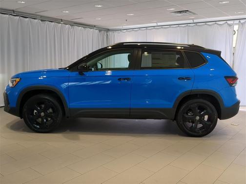 2025 Volkswagen Taos 1.5T SE Black