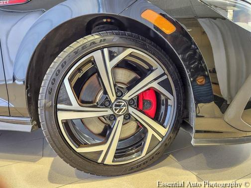 Mythos Black Metallic 2024 Volkswagen Golf GTI 2.0T SE