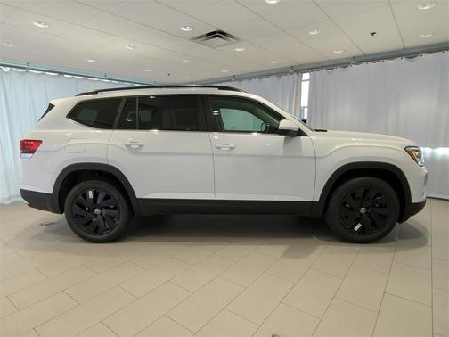 2025 Volkswagen Atlas 2.0T SE