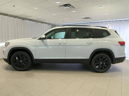 2025 Volkswagen Atlas 2.0T SE
