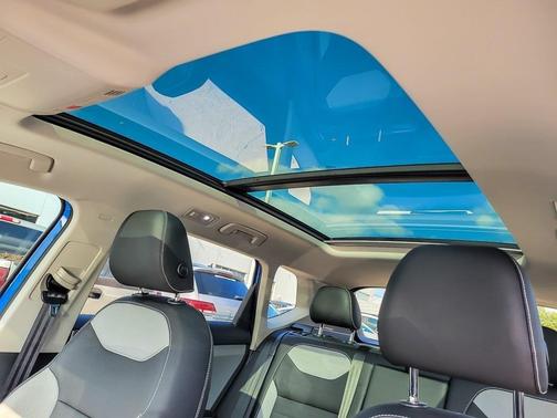 2024 Volkswagen Taos 1.5T SEL