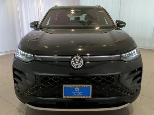 2025 Volkswagen Tiguan 2.0T SEL R-Line