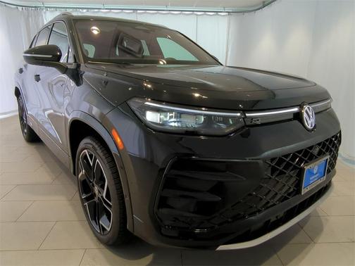 2025 Volkswagen Tiguan 2.0T SEL R-Line
