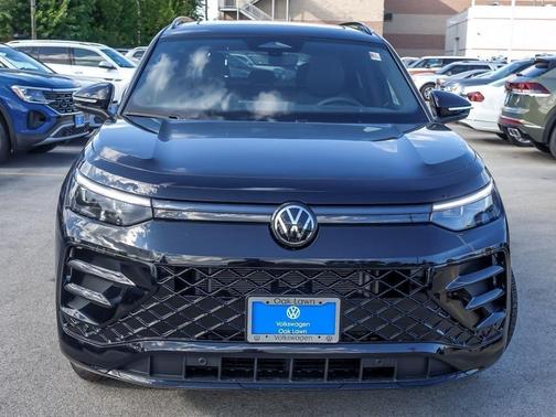 2025 Volkswagen Tiguan 2.0T SE R-Line Black