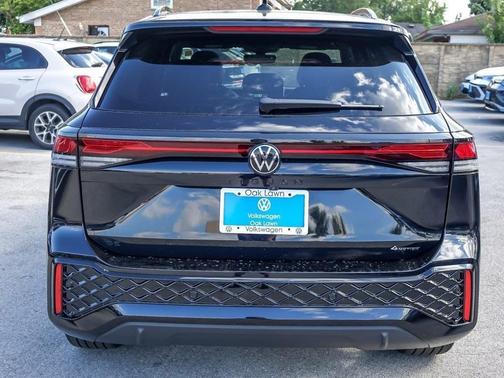 2025 Volkswagen Tiguan 2.0T SE R-Line Black