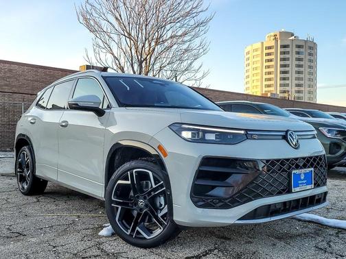 2026 Volkswagen Tiguan 2.0T SEL R-Line