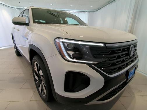 2025 Volkswagen Atlas Cross Sport 2.0T SE w/Technology