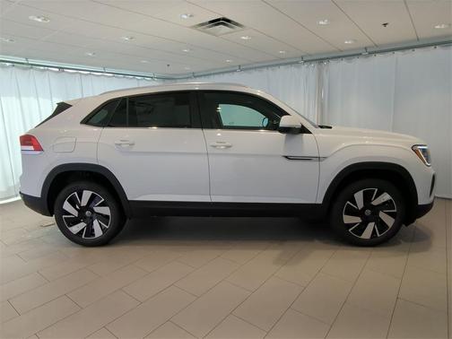 2025 Volkswagen Atlas Cross Sport 2.0T SE w/Technology
