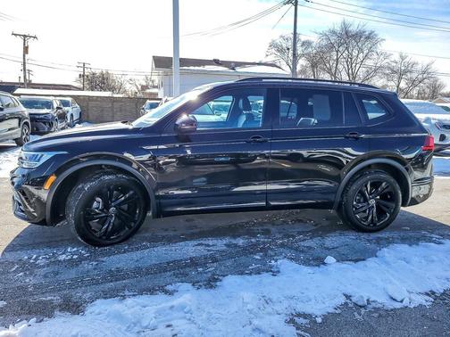 2023 Volkswagen Tiguan 2.0T SE R-Line Black