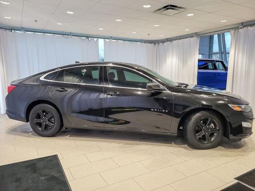 Mosaic Black Metallic 2022 Chevrolet Malibu 1LS