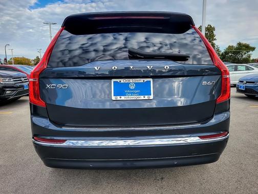 2024 Volvo XC90 B6 Plus Bright Theme 7-Seater