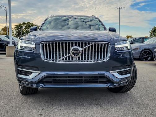 2024 Volvo XC90 B6 Plus Bright Theme 7-Seater
