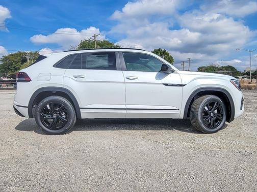 2026 Volkswagen Atlas Cross Sport 2.0T SEL R-Line Black