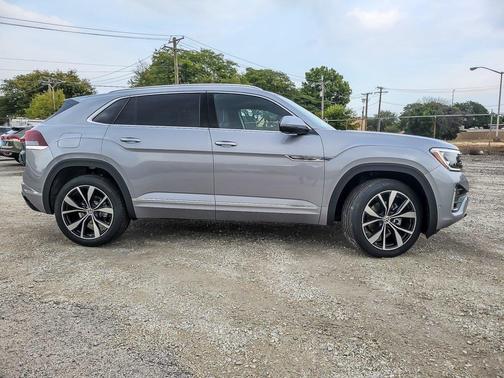 2025 Volkswagen Atlas Cross Sport 2.0T SEL Premium R-Line